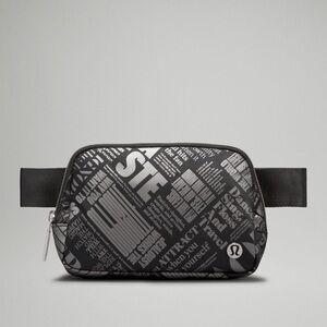 Lululemon Everywhere Belt Bag 1L
Manifesto Print Black Silver